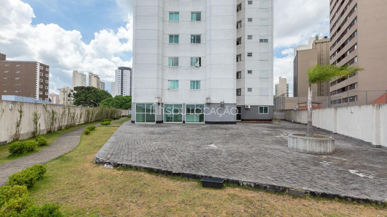 Aqui você se hospeda e garante total privacidade, além de conforto, praticidade e segurança Curitiba Exterior foto